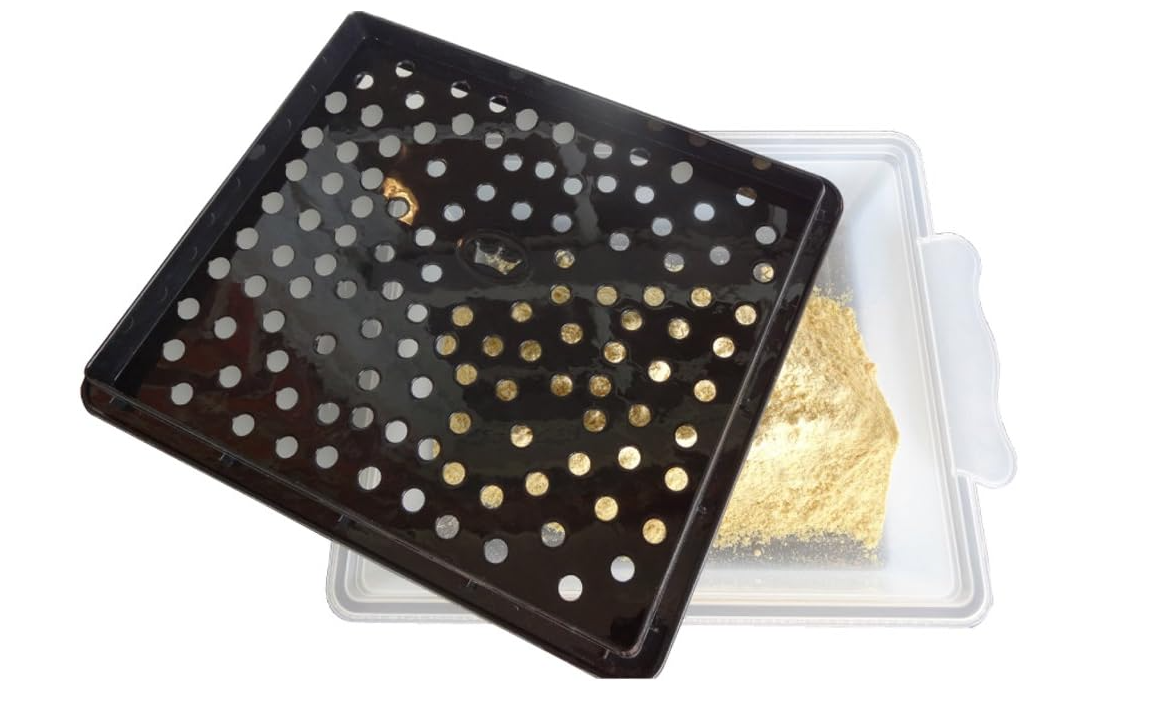 King Kooker Batter Box- 11" x 13" Plastic Batter Box with Sifter